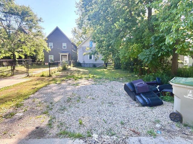2843 N 10th STREET, Milwaukee, WI 53206