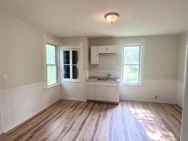 2843 N 10th STREET, Milwaukee, WI 53206
