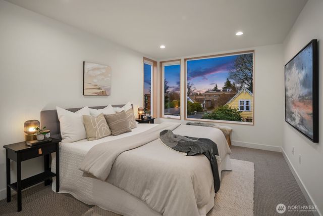 1810 E Mercer Street, Seattle, WA 98112