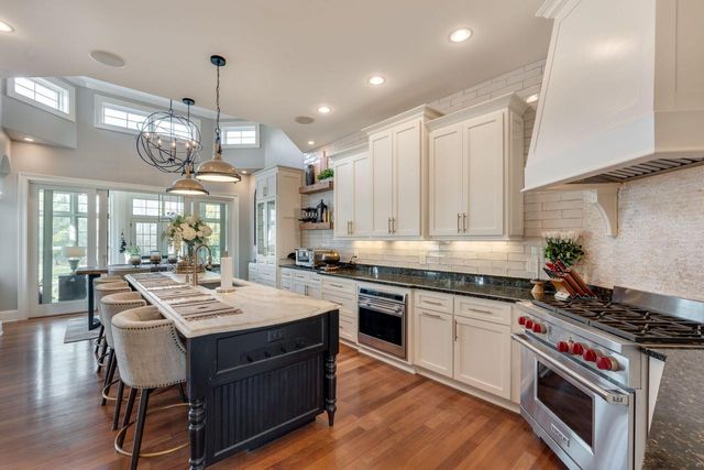 N39W23612 Grey Fox COURT, Pewaukee, WI 53072