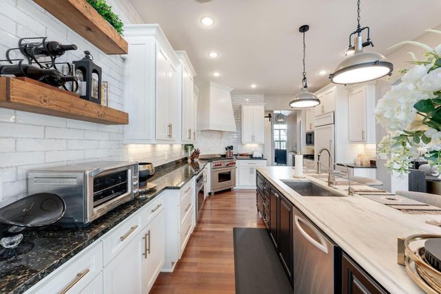 N39W23612 Grey Fox COURT, Pewaukee, WI 53072