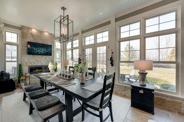 N39W23612 Grey Fox COURT, Pewaukee, WI 53072