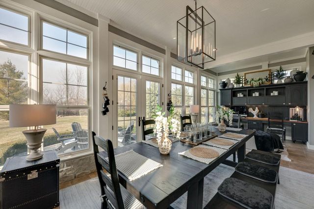 N39W23612 Grey Fox COURT, Pewaukee, WI 53072