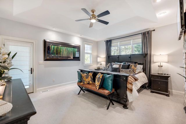 N39W23612 Grey Fox COURT, Pewaukee, WI 53072