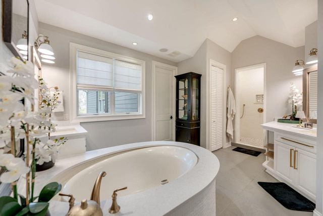 N39W23612 Grey Fox COURT, Pewaukee, WI 53072