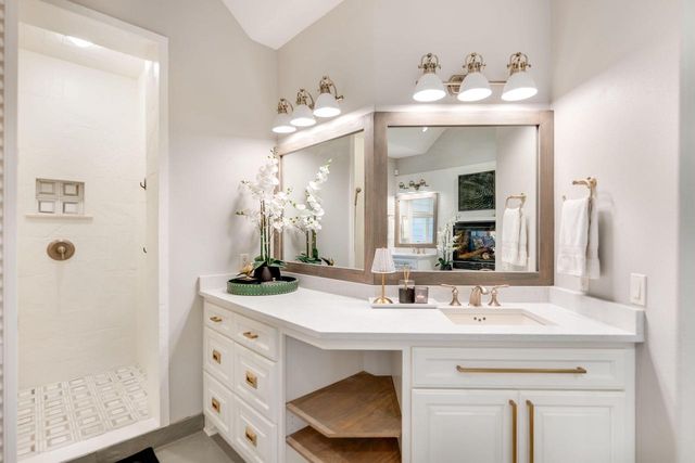 N39W23612 Grey Fox COURT, Pewaukee, WI 53072