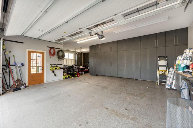 N39W23612 Grey Fox COURT, Pewaukee, WI 53072