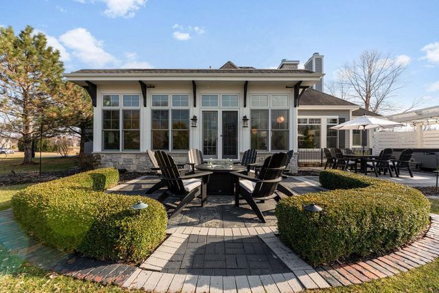 N39W23612 Grey Fox COURT, Pewaukee, WI 53072