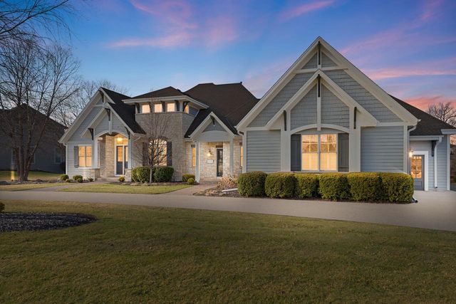 N39W23612 Grey Fox COURT, Pewaukee, WI 53072