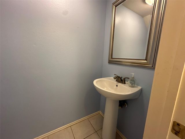 16207 Waiting Spring Circle, Houston, TX 77095