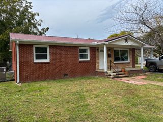 110 N Pine St, Hohenwald, TN 38462