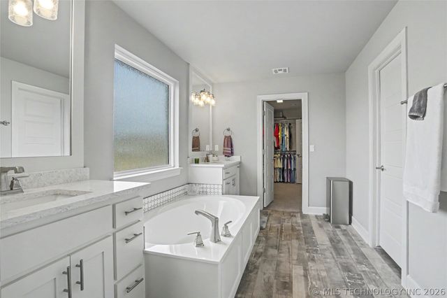 1954 E 173rd Street S, Mounds, OK 74047