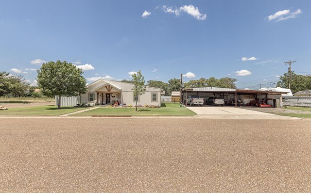 450 S 12th Street, Slaton, TX 79364