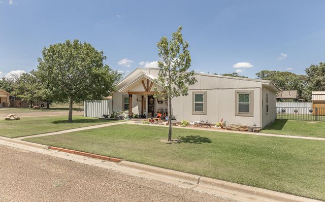 450 S 12th Street, Slaton, TX 79364