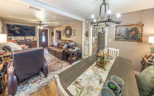 450 S 12th Street, Slaton, TX 79364