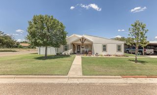 450 S 12th Street, Slaton, TX 79364
