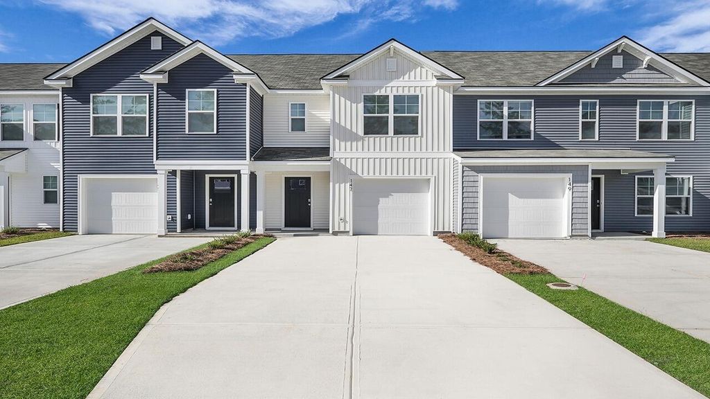 911 Long Bluff Road, Summerville, SC 29486