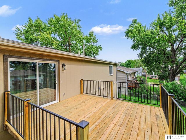12711 Larimore Avenue, Omaha, NE 68164
