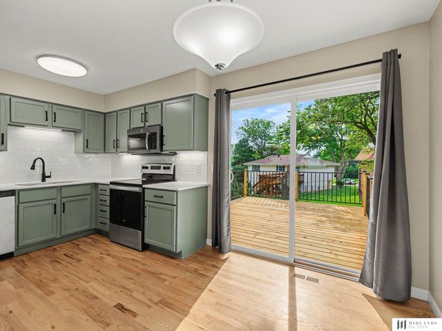 12711 Larimore Avenue, Omaha, NE 68164