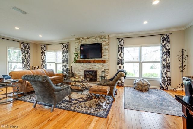 6325 Brecksville Road, Independence, OH 44131