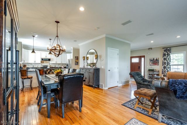 6325 Brecksville Road, Independence, OH 44131