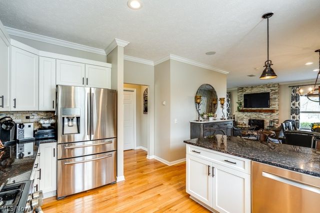 6325 Brecksville Road, Independence, OH 44131