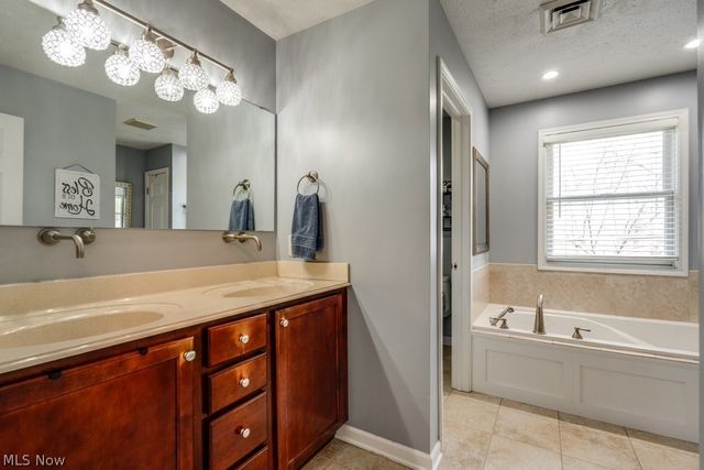 6325 Brecksville Road, Independence, OH 44131