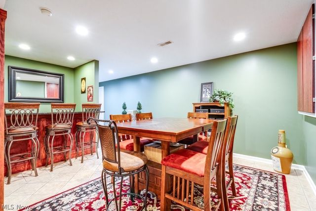 6325 Brecksville Road, Independence, OH 44131