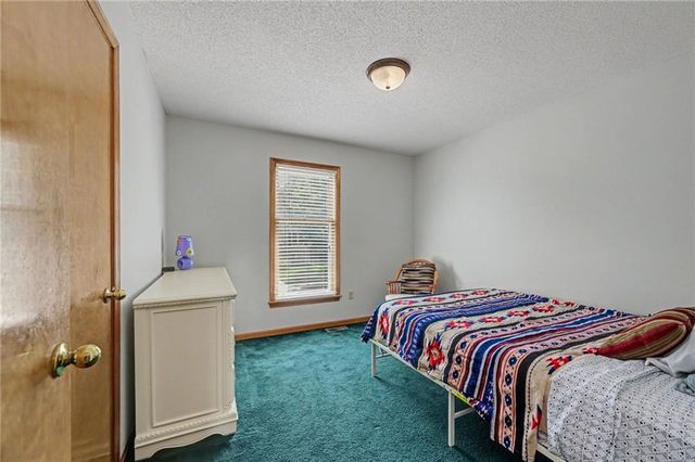 8626 N Wayland Avenue, Kansas City, MO 64153