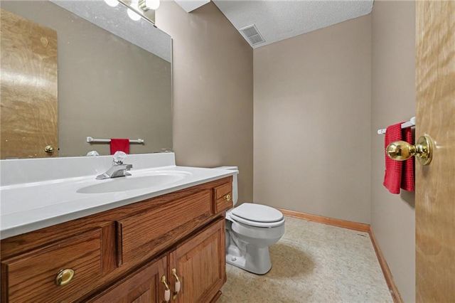 8626 N Wayland Avenue, Kansas City, MO 64153
