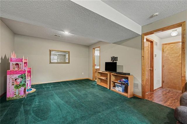 8626 N Wayland Avenue, Kansas City, MO 64153