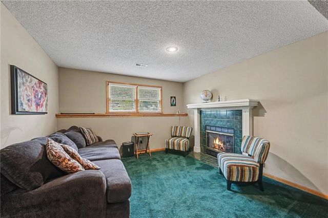 8626 N Wayland Avenue, Kansas City, MO 64153