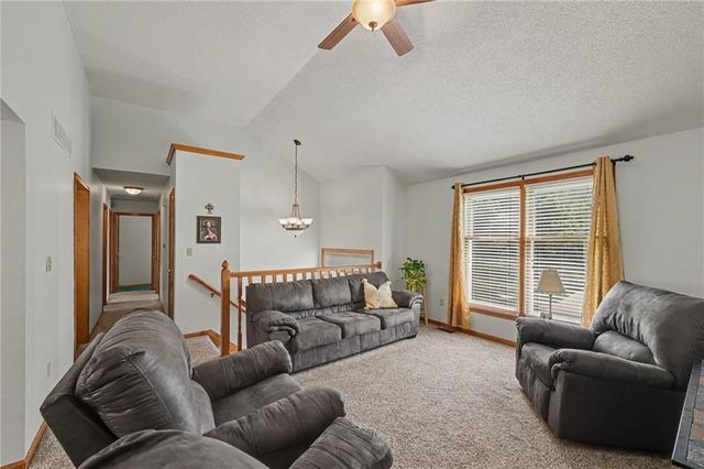 8626 N Wayland Avenue, Kansas City, MO 64153