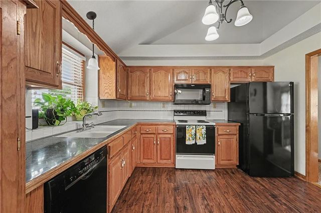 8626 N Wayland Avenue, Kansas City, MO 64153