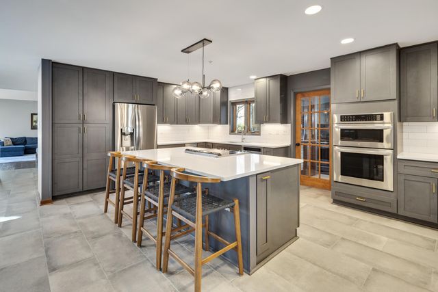 1794 HUNTERS HILL CV, Germantown, TN 38138