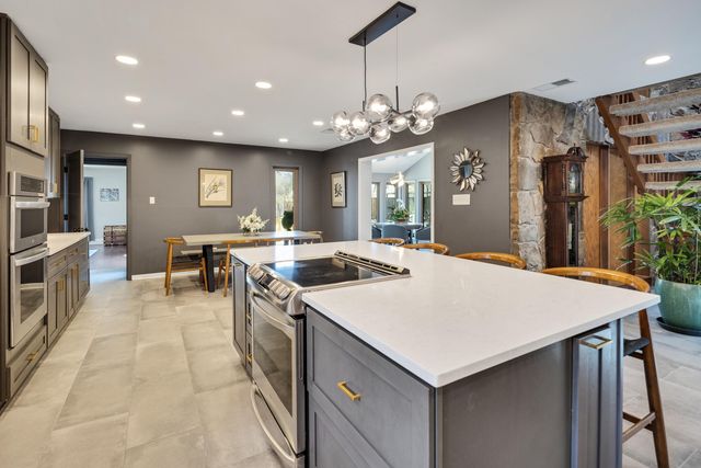 1794 HUNTERS HILL CV, Germantown, TN 38138