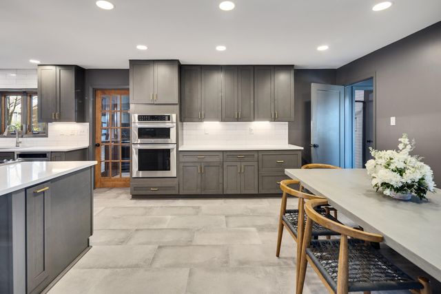 1794 HUNTERS HILL CV, Germantown, TN 38138