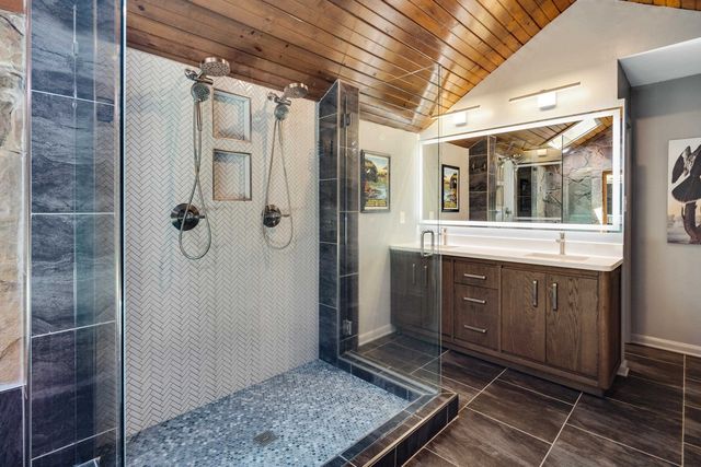 1794 HUNTERS HILL CV, Germantown, TN 38138