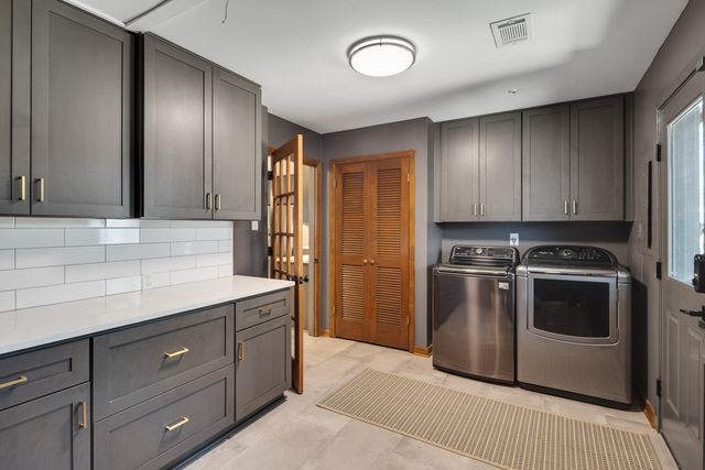 1794 HUNTERS HILL CV, Germantown, TN 38138