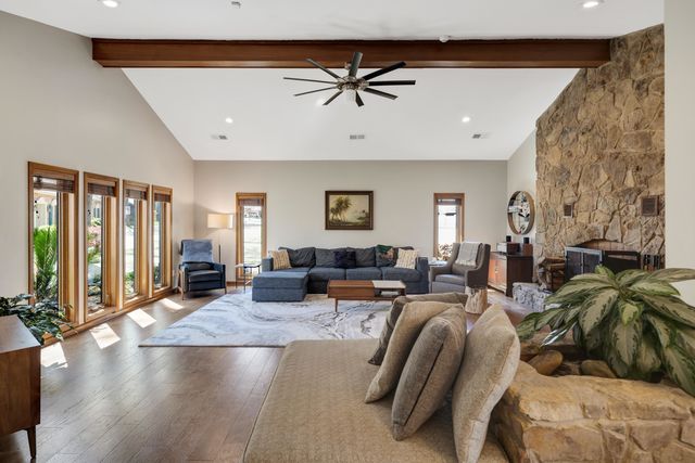 1794 HUNTERS HILL CV, Germantown, TN 38138