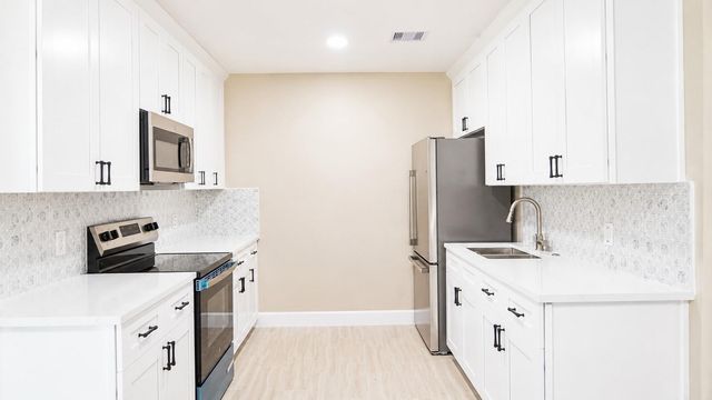 1206 Pinewood Lane, Pasadena, TX 77502
