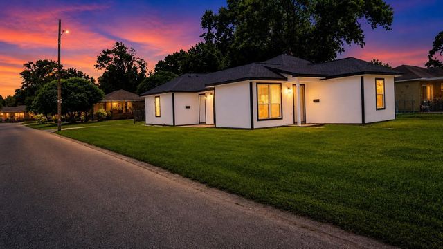 1206 Pinewood Lane, Pasadena, TX 77502