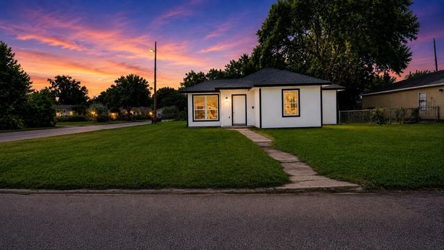 1206 Pinewood Lane, Pasadena, TX 77502