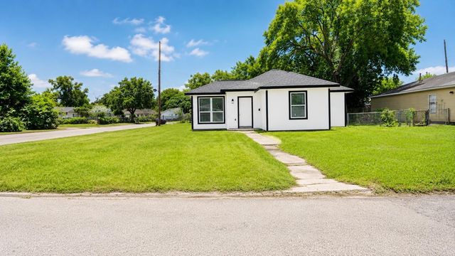 1206 Pinewood Lane, Pasadena, TX 77502