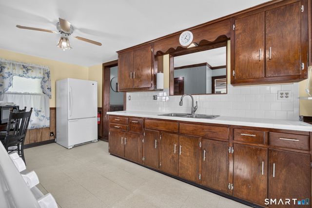 27 School Street, Branford, CT 06405