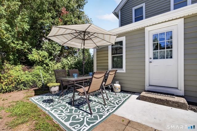 27 School Street, Branford, CT 06405