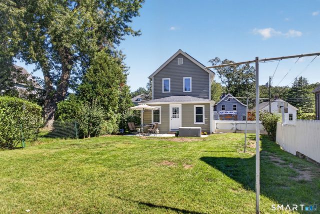 27 School Street, Branford, CT 06405