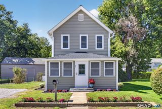 27 School Street, Branford, CT 06405
