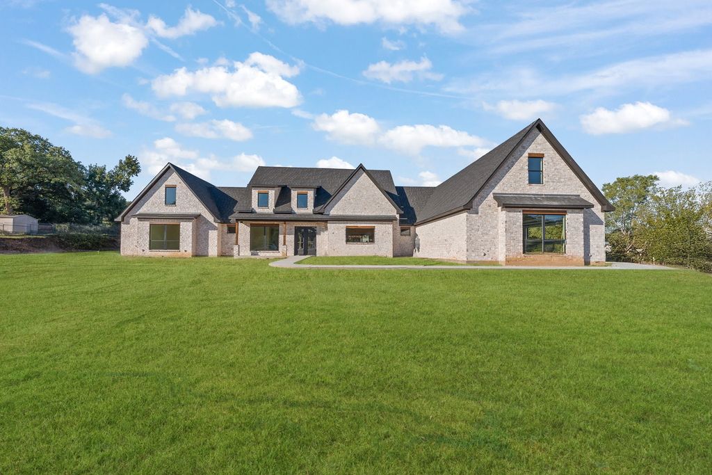 3432 Enchanted Acres Drive, Burleson, TX 76028