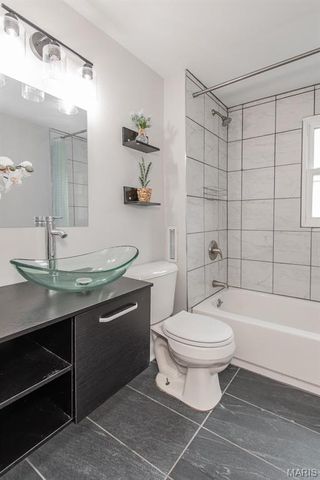 3651 Hilleman Avenue, St John, MO 63114
